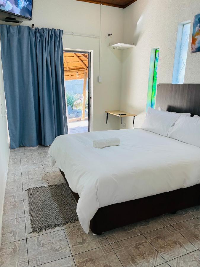 Host Hub Guest House Kempton Park Ngoại thất bức ảnh